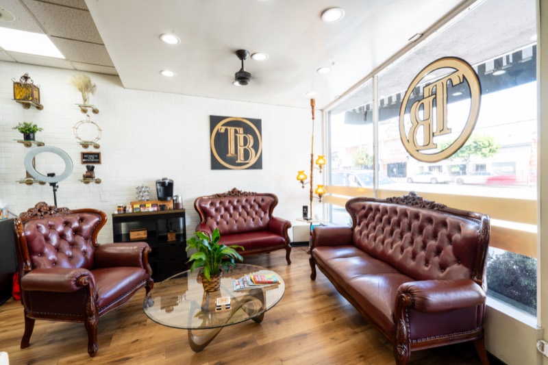 Comfortable waiting area at Tracy Bryan's Gentlemen Salon
